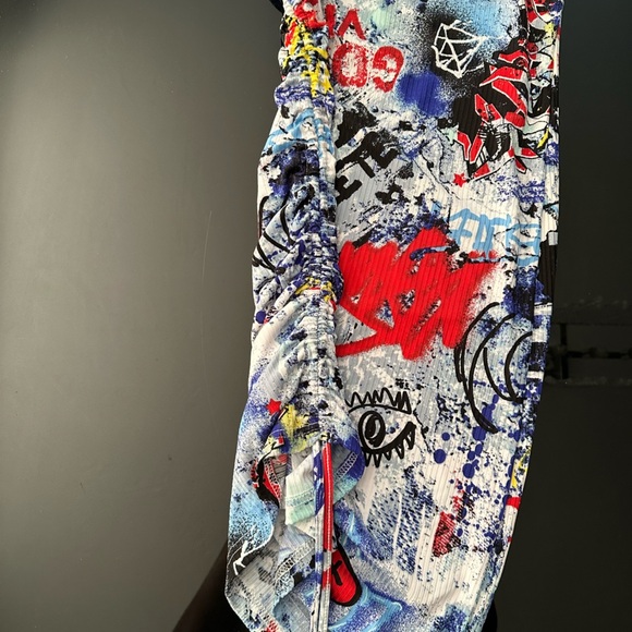 Graffiti Print Sleeveless Dress with Adjustable Ruched Side Strings - Picture 6 of 7